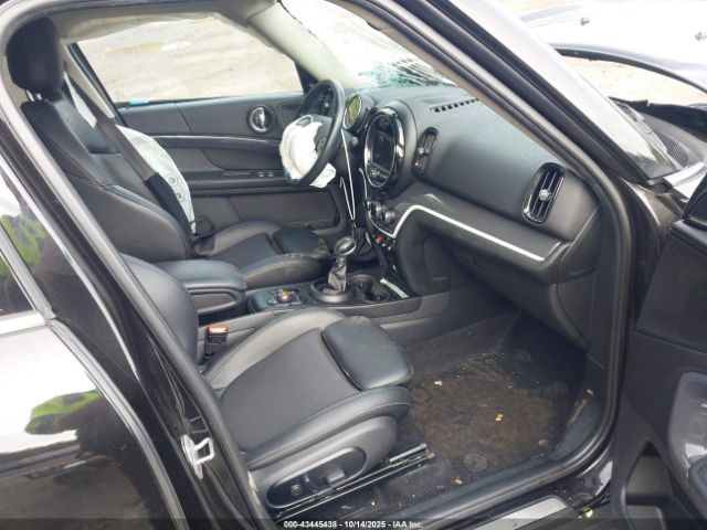 2018 MINI COUNTRYMAN WMZYT5C36J3D81952 Photo 4