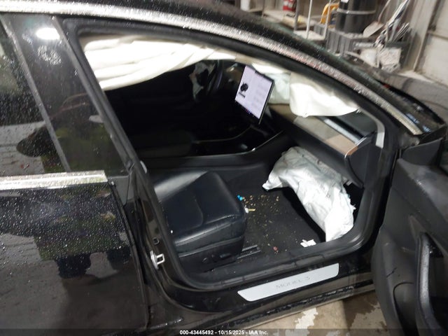 2018 TESLA MODEL 3 5YJ3E1EA7JF123271 Photo 4