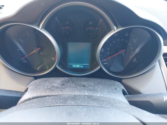 Chevrolet Cruze Ls Auto 2015 1G1PA5SH2F7297888 Image 25
