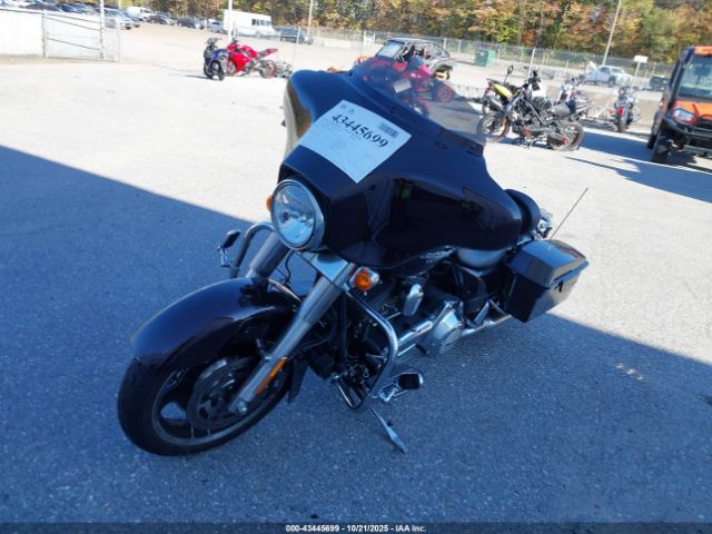 2011 HARLEY-DAVIDSON FLHX 1HD1KBM16BB674916 Photo 1