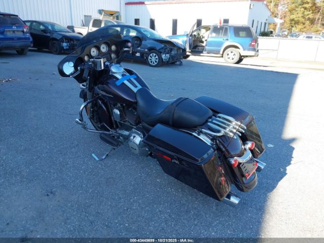 2011 HARLEY-DAVIDSON FLHX 1HD1KBM16BB674916 Photo 2
