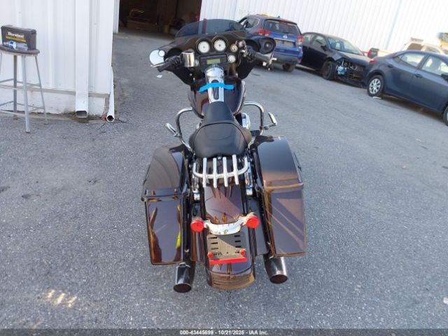 2011 HARLEY-DAVIDSON FLHX 1HD1KBM16BB674916 Photo 5