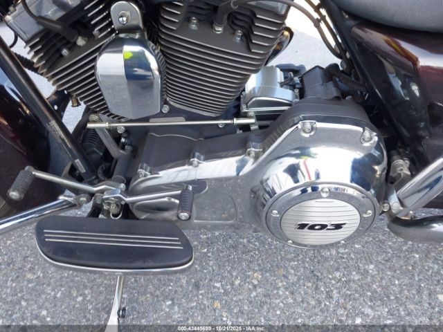 2011 HARLEY-DAVIDSON FLHX 1HD1KBM16BB674916 Photo 8