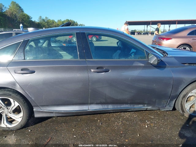 Honda Accord 2018 1HGCV2F54JA042617 Image 26
