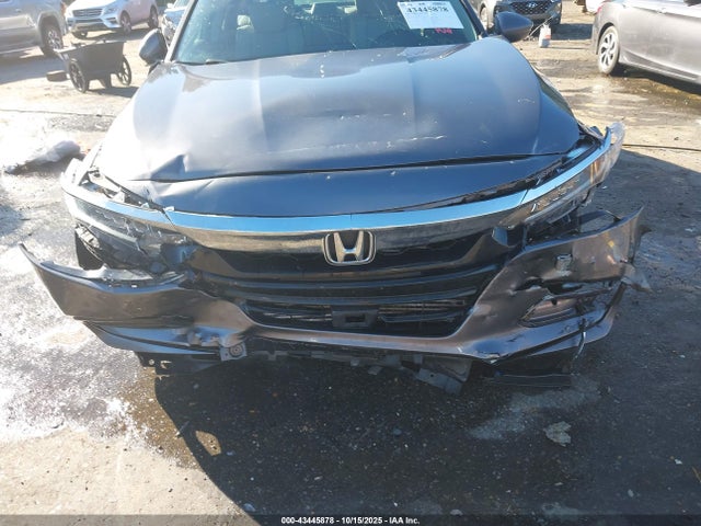 Honda Accord 2018 1HGCV2F54JA042617 Image 18
