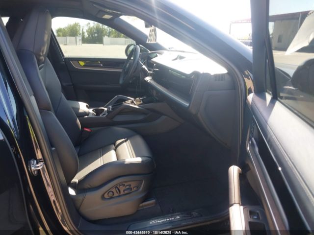 2025 PORSCHE CAYENNE COUPE WP1BL2AY9SDA39504 Photo 4