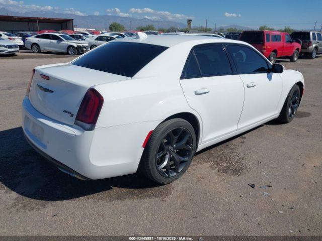 2021 CHRYSLER 300 2C3CCABG5MH634219 Photo 3