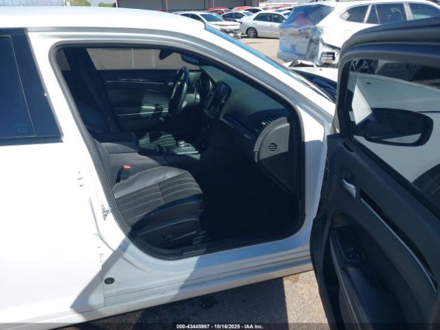 2021 CHRYSLER 300 2C3CCABG5MH634219 Photo 4