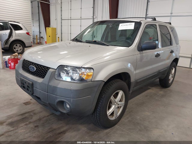 43446305 :رقم المزاد ، 1FMYU93125KE47128 vin ، 2005 Ford Escape Xlt مزاد بيع