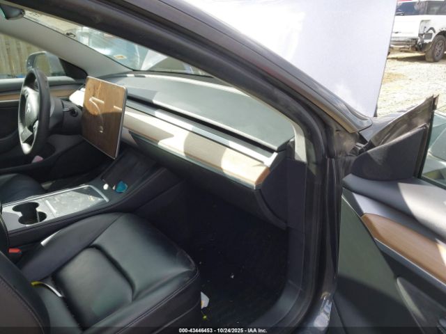 2022 TESLA MODEL 3 5YJ3E1EB7NF107960 Photo 4