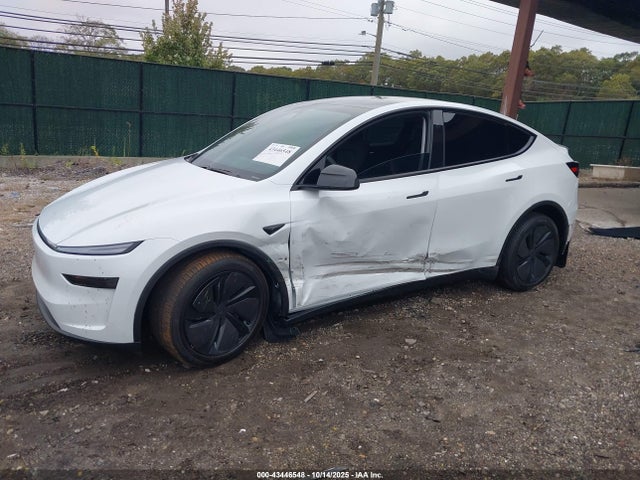 2026 TESLA MODEL Y 7SAYGDEEXTA475719 Photo 1