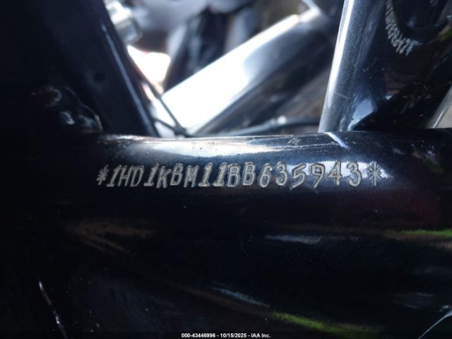 2011 HARLEY-DAVIDSON FLHX 1HD1KBM11BB635943 Photo 9