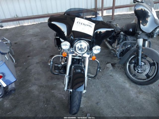 2011 HARLEY-DAVIDSON FLHX 1HD1KBM11BB635943 Photo 4