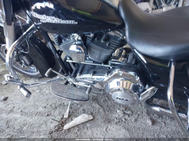 2011 HARLEY-DAVIDSON FLHX 1HD1KBM11BB635943 Photo 8