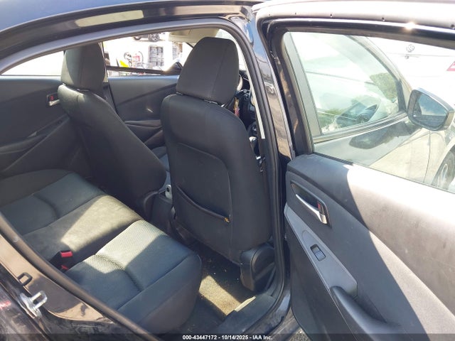 2019 Toyota Yaris Le მანქანა იყიდება აუქციონზე, vin: 3MYDLBYV9KY525265, აუქციონის ნომერი: 43447172