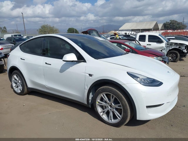 7SAYGDEE5PA035557 Tesla Model Y