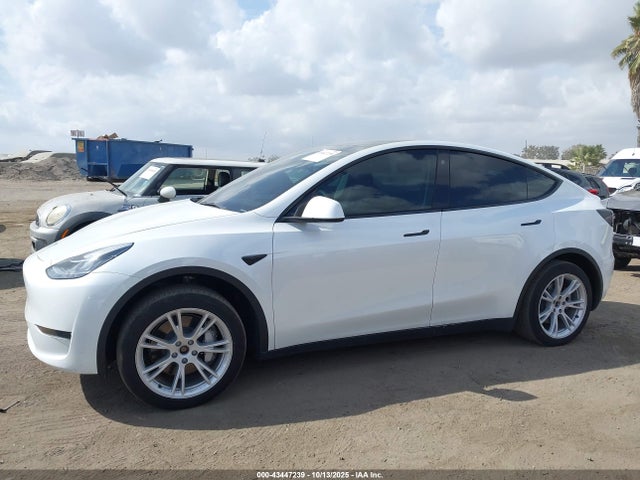 Tesla Model Y 2023 7SAYGDEE5PA035557 Image 14