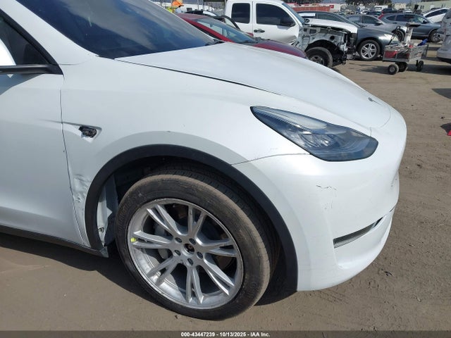 7SAYGDEE5PA035557 Tesla Model Y