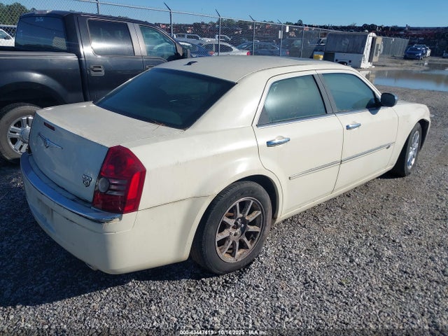 2009 CHRYSLER 300C 2C3KA63T69H587784 Photo 3