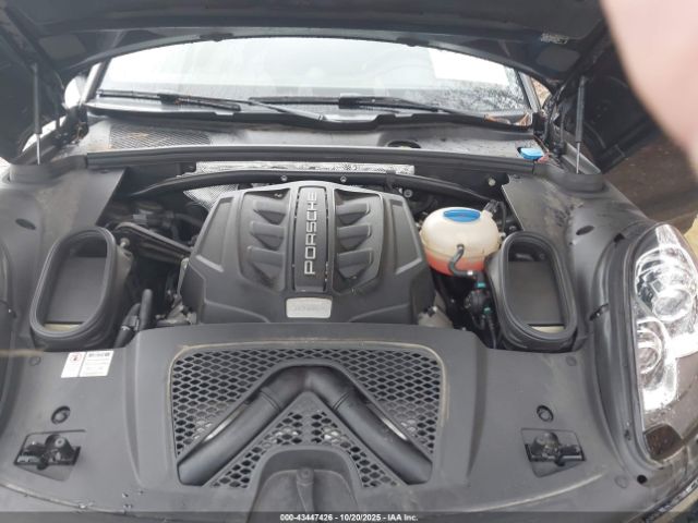 2017 PORSCHE MACAN WP1AB2A51HLB18104 Photo 9