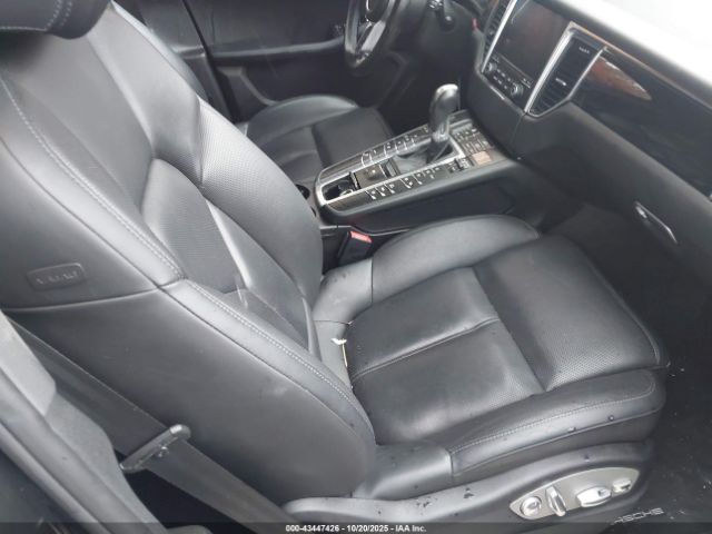 2017 PORSCHE MACAN WP1AB2A51HLB18104 Photo 4