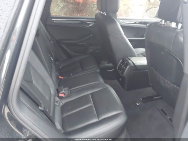 2017 PORSCHE MACAN WP1AB2A51HLB18104 Photo 7