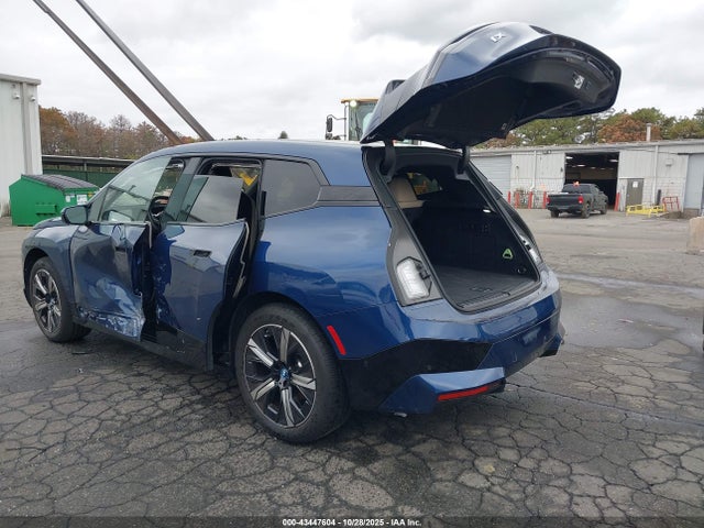 2025 Bmw Ix Xdrive50 მანქანა იყიდება აუქციონზე, vin: WB523CF03SCU67273, აუქციონის ნომერი: 43447604