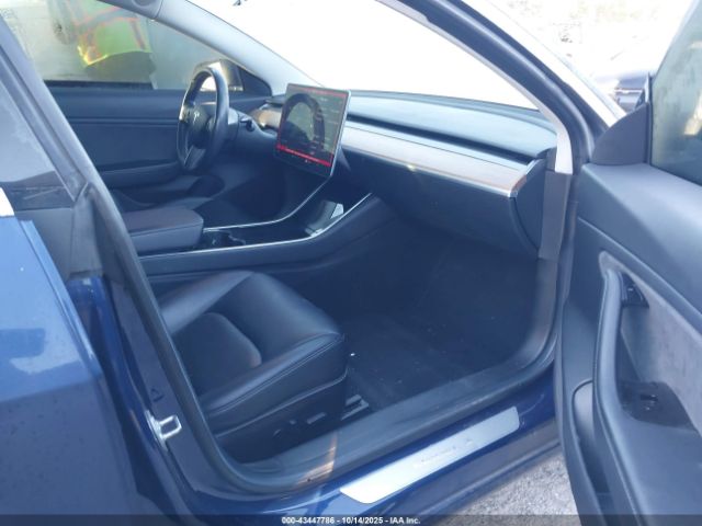 2018 TESLA MODEL 3 5YJ3E1EA1JF019617 Photo 4