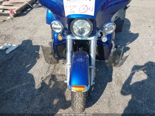 2017 HARLEY-DAVIDSON FLHTCUTG 1HD1MAD10HB852381 Photo 4