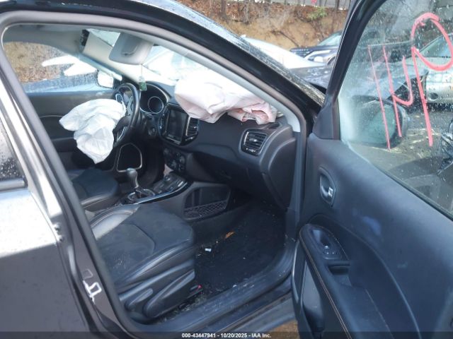 2019 JEEP COMPASS 3C4NJDCB7KT828866 Photo 4