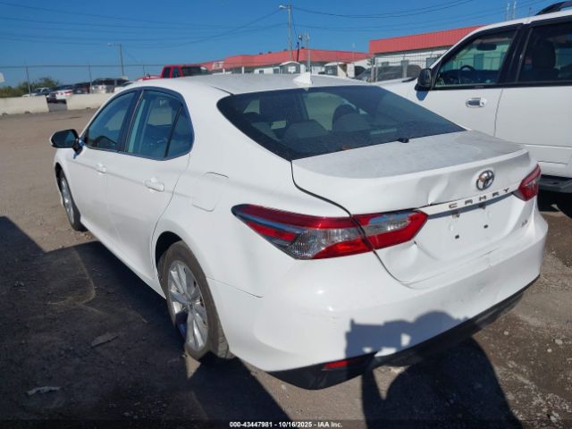2019 TOYOTA CAMRY 4T1B11HK0KU754217 Photo 2
