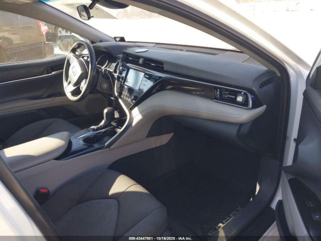 2019 TOYOTA CAMRY 4T1B11HK0KU754217 Photo 4