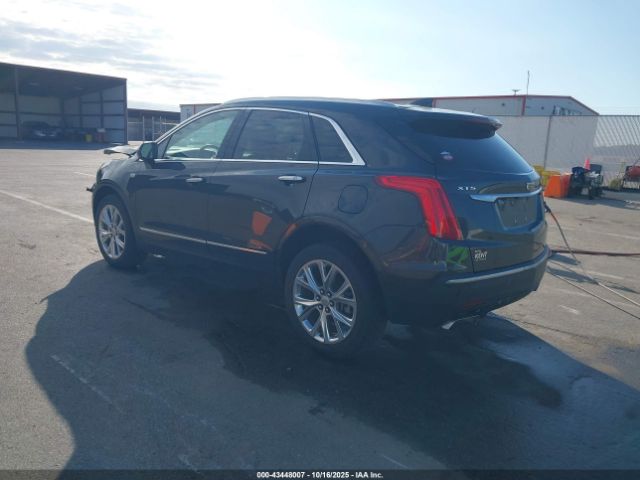2017 CADILLAC XT5 1GYKNBRS3HZ261733 Photo 2