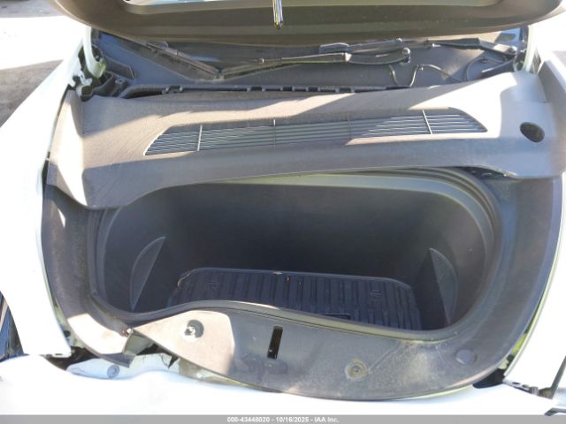 2024 TESLA MODEL Y 7SAYGDEE5RF067818 Photo 9