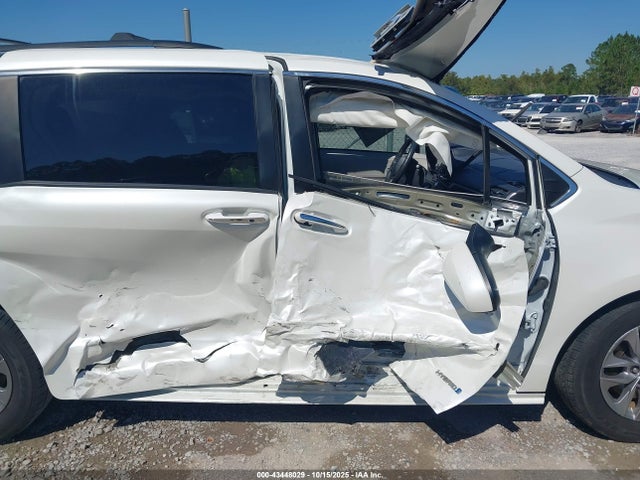 Toyota SIENNA XLE 2021 5TDYRKEC2MS003444 Image 13