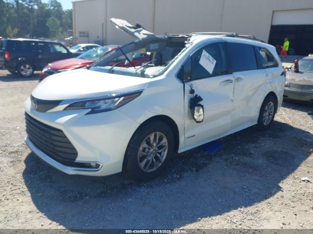 Toyota SIENNA XLE 2021 5TDYRKEC2MS003444 Image 4