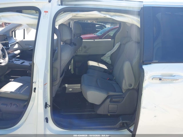 Toyota SIENNA XLE 2021 5TDYRKEC2MS003444 Image 8