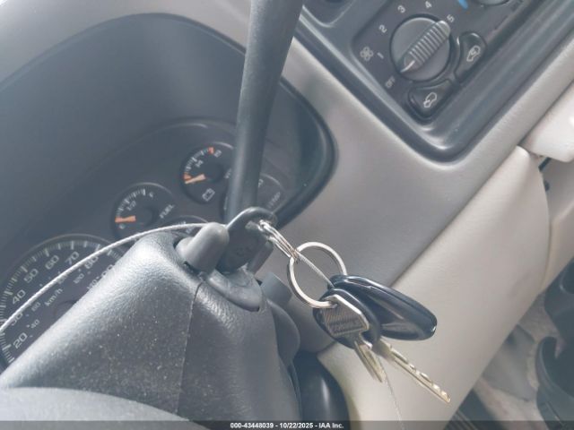 2001 CHEVROLET SUBURBAN 1500 3GNFK16T71G159453 Photo 10