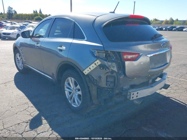 2017 INFINITI QX70 JN8CS1MU8HM141773 Photo 2