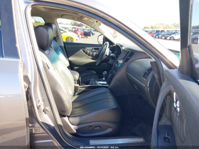 2017 INFINITI QX70 JN8CS1MU8HM141773 Photo 4