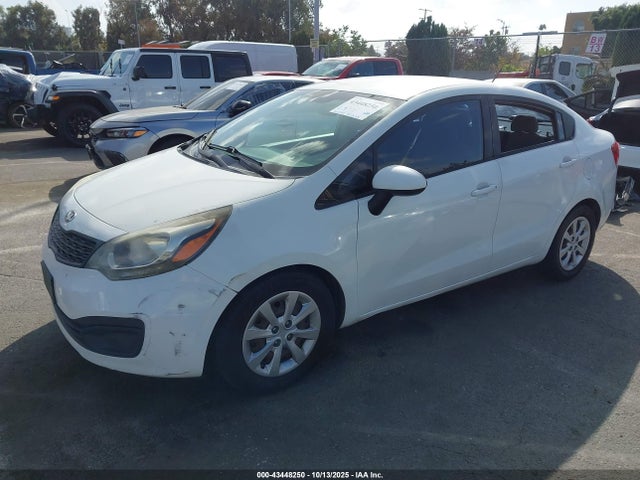 KIA RIO LX 2014 KNADM4A33E6333493 Image 2