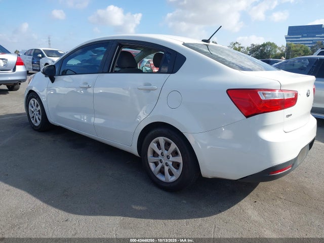 KIA RIO LX 2014 KNADM4A33E6333493 Image 3