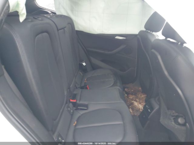 2017 BMW X1 WBXHT3C3XH5F86602 Photo 7