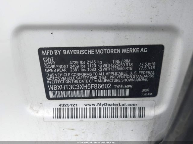 2017 BMW X1 WBXHT3C3XH5F86602 Photo 8