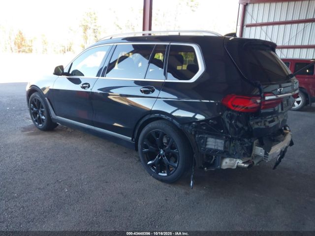 2021 BMW X7 5UXCW2C00M9H49788 Photo 2