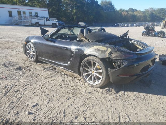 2018 PORSCHE 718 BOXSTER WP0CA2A81JS211207 Photo 2