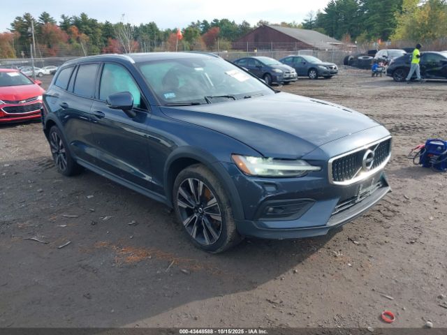 2022 VOLVO V60 CROSS COUNTRY YV4102WK4N2092733