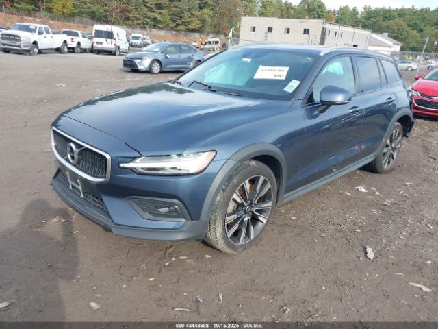 2022 VOLVO V60 CROSS COUNTRY YV4102WK4N2092733 Photo 1