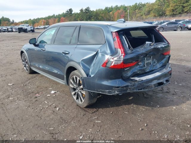 2022 VOLVO V60 CROSS COUNTRY YV4102WK4N2092733 Photo 2