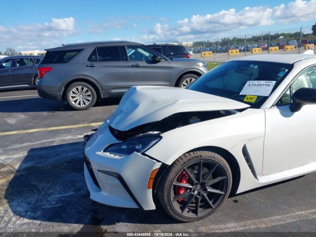 2025 TOYOTA GR86 JF1ZNBE19S8755437 Photo 5